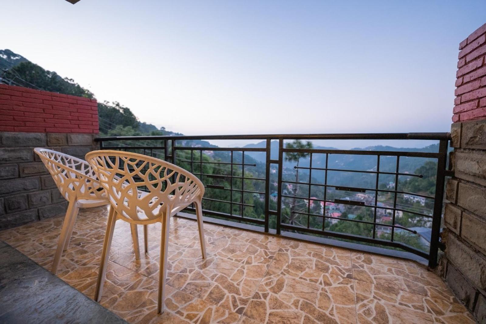 Kasauli Castle Resort Bagian luar foto