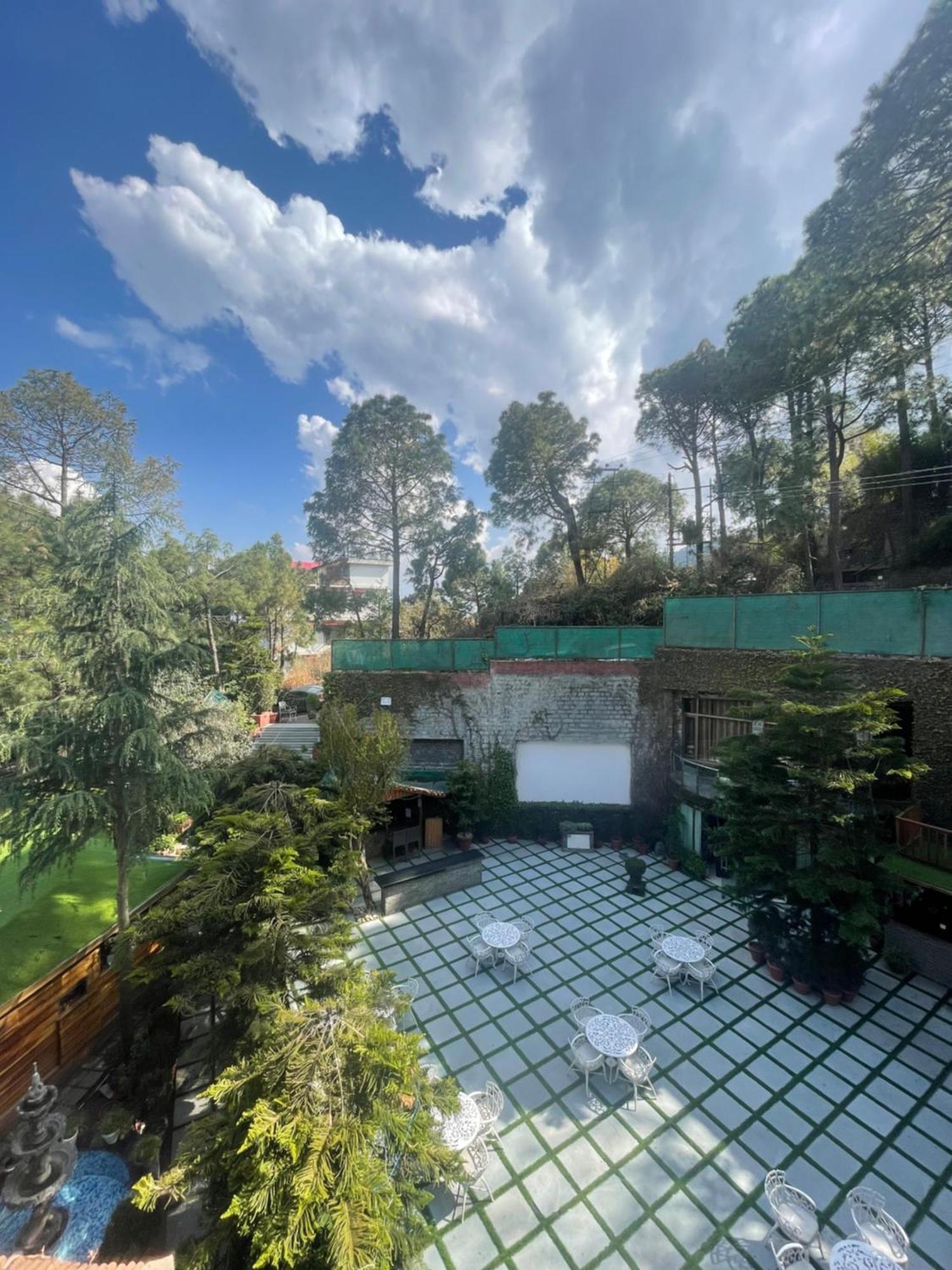 Kasauli Castle Resort Bagian luar foto